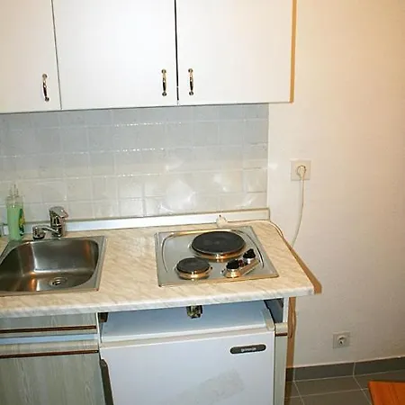 Appartement In With Sea View, Terrace, Air Conditioning, Wifi 3423-5 Duće